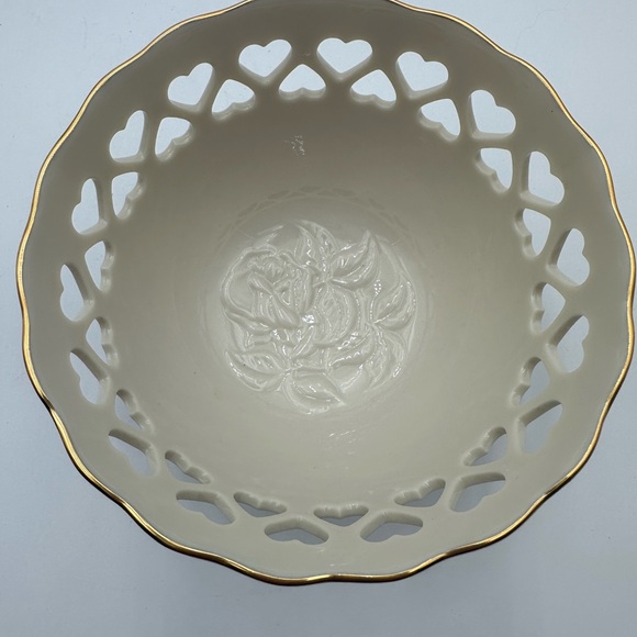 LENOX Beige Porcelain & 22KT Gold Rim HEART Cut Out CANDY DISH Bowl 5.75"D - Picture 5 of 5